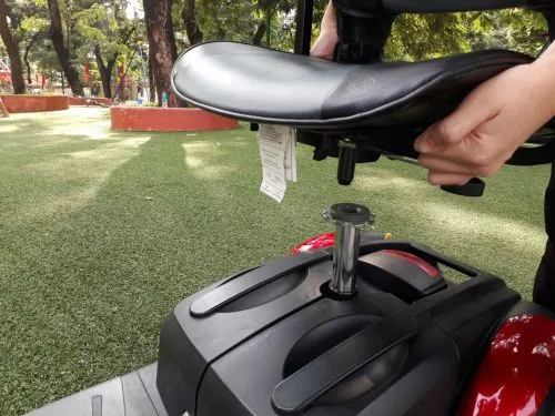 Xe Scooter Điện 4 Bánh Omega